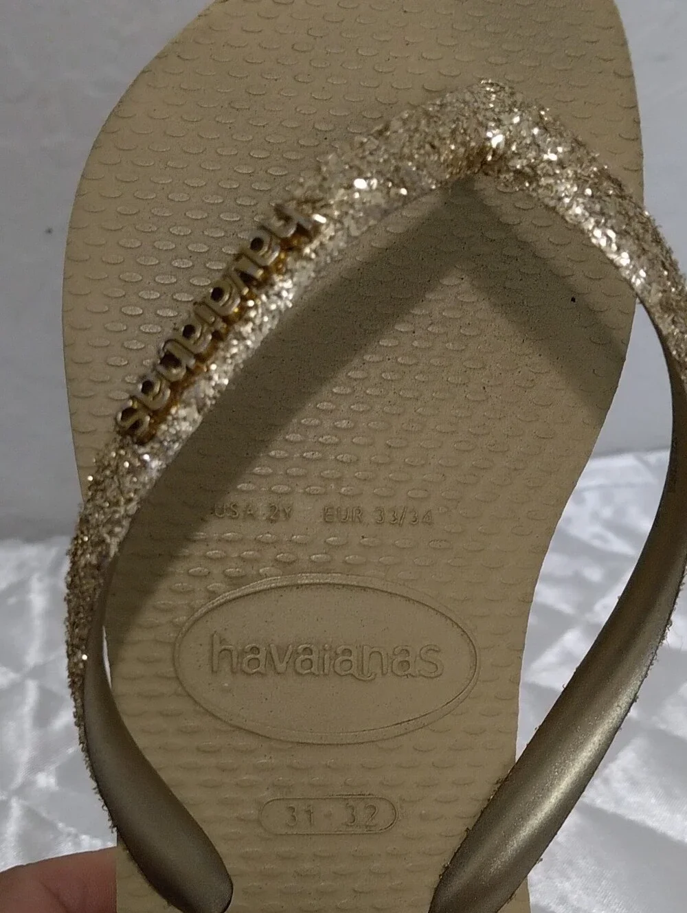 Havaianas Kids Glitter Flip Flops in Beige